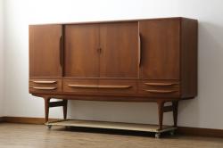 【オーダー家具実例】ラフジュ工房オリジナル商品を参考に、ご希望のサイズ、色味でマス目棚を新規製作!木脚も取り付けました。(飾り棚、収納棚、本棚、オープンラック)