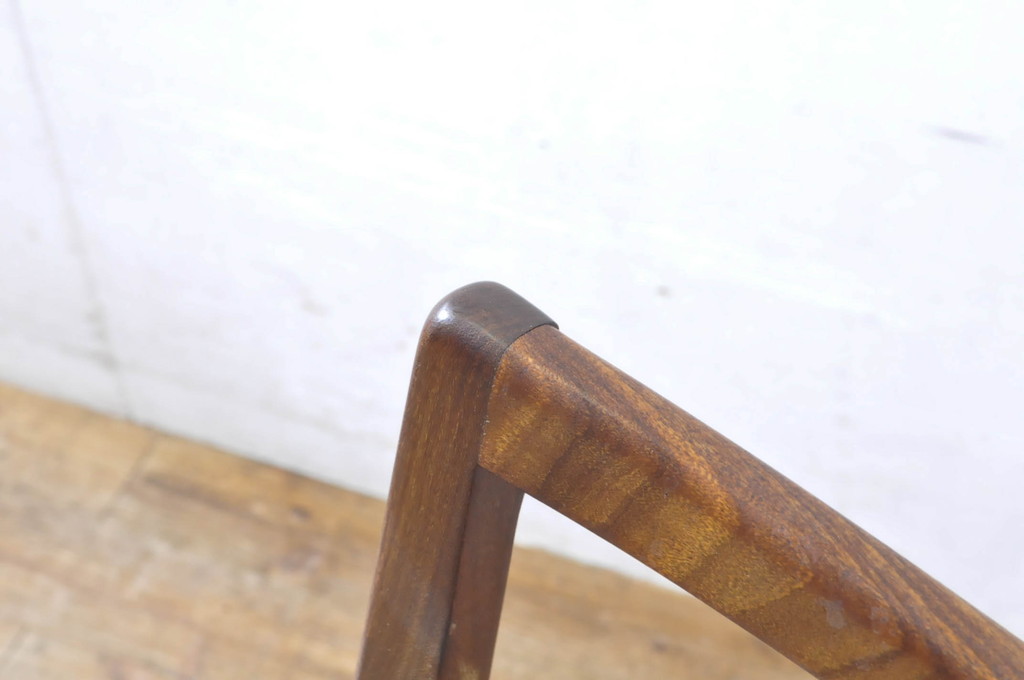 イギリスビンテージ　A.H.McIntosh(マッキントッシュ)社　アフロモシア材　洗練された佇まいの高級ダイニングチェア2脚セット(椅子、イス、ヴィンテージ、英国、北欧、店舗什器)(R-065629)