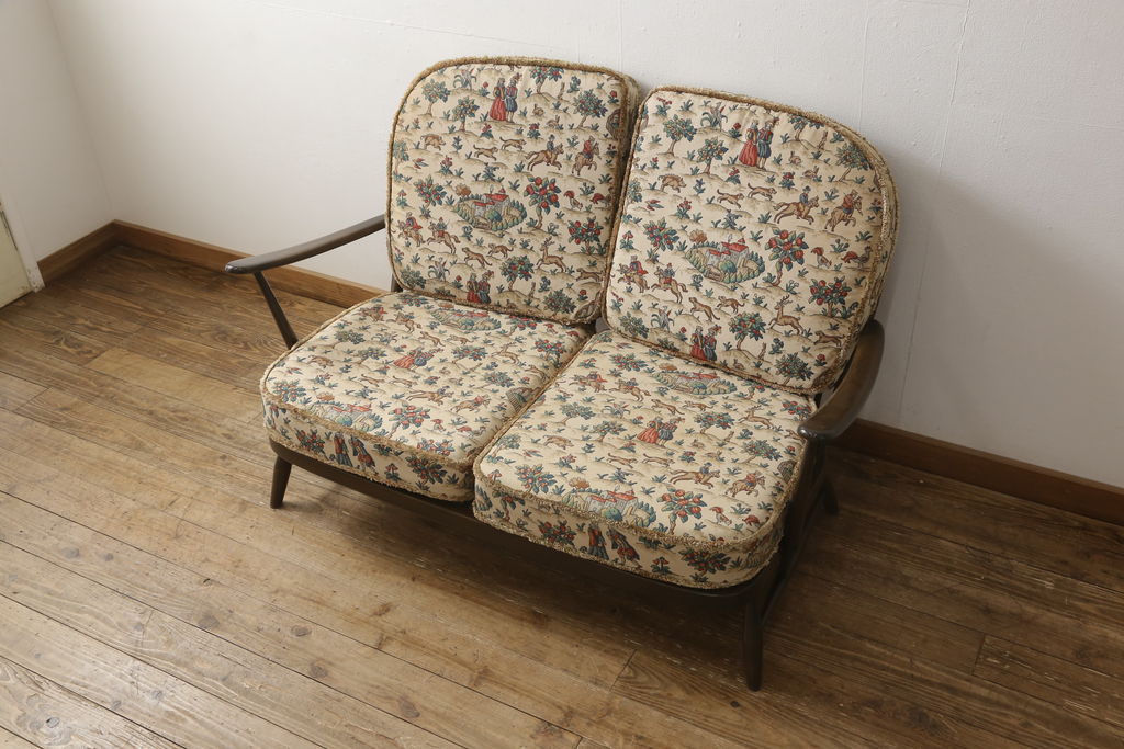 中古　イギリス　ERCOL(アーコール)　カントリー調のファブリックがかわいらしい2人掛けソファ(二人掛け、2P)(R-059648)