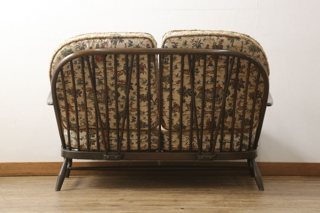 中古　イギリス　ERCOL(アーコール)　カントリー調のファブリックがかわいらしい2人掛けソファ(二人掛け、2P)(R-059648)