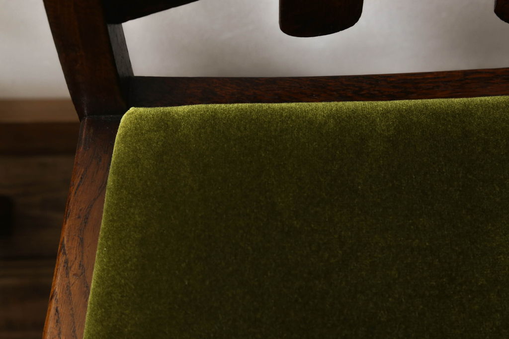 イギリスアンティーク　オーク材　Grange Furnishing Stores　英国よりやってきた!細やかな意匠が随所に施された優雅なチェア4脚セット(ダイニングチェア、椅子)(R-054182)