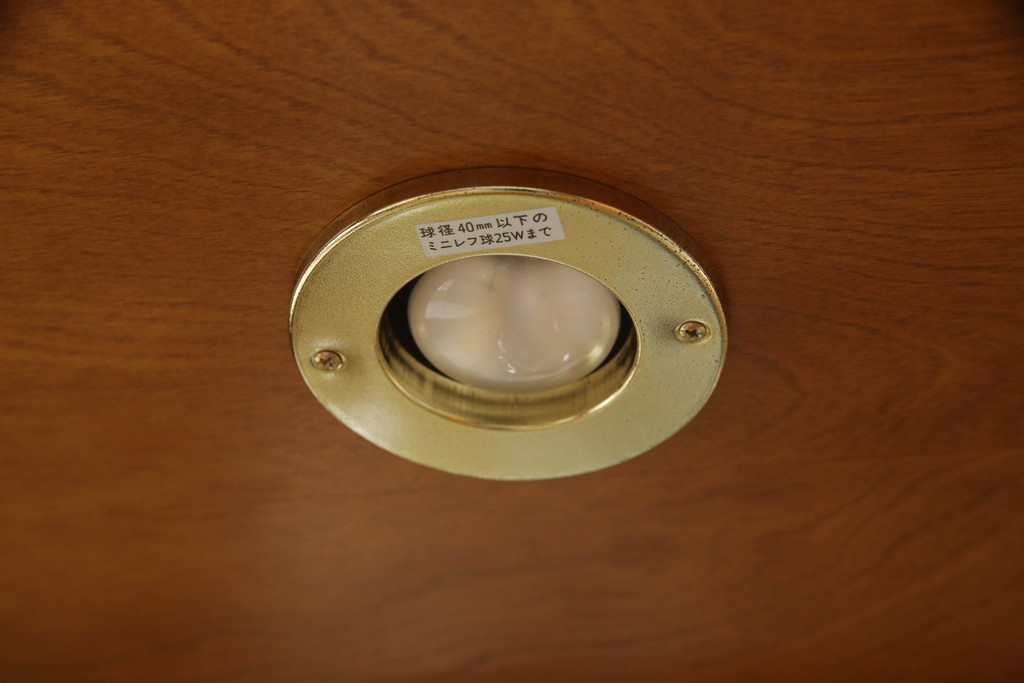 中古　横浜クラシック家具　ダニエル(Daniel)　E-214　上品な佇まいのエトランジェキュリオケース(キャビネット、ガラスケース、ショーケース、陳列棚、飾り棚、戸棚、店舗什器)(R-063277)