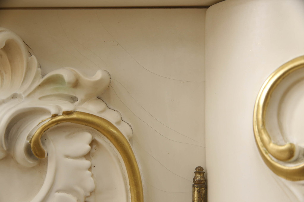 中古　イタリア高級家具　SILIK(シリック)　幅約3mの特大サイズ!!　ロココ調の華やかな装飾が美しいサイドボード(収納棚、戸棚、サイドキャビネット、コンソールテーブル)(定価約200万円)(R-065838)
