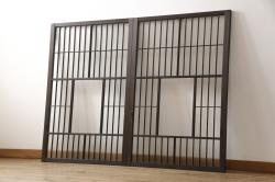 アンティーク建具　　和の趣を感じられる小さな板戸窓2枚セット(引き戸)(R-068002)