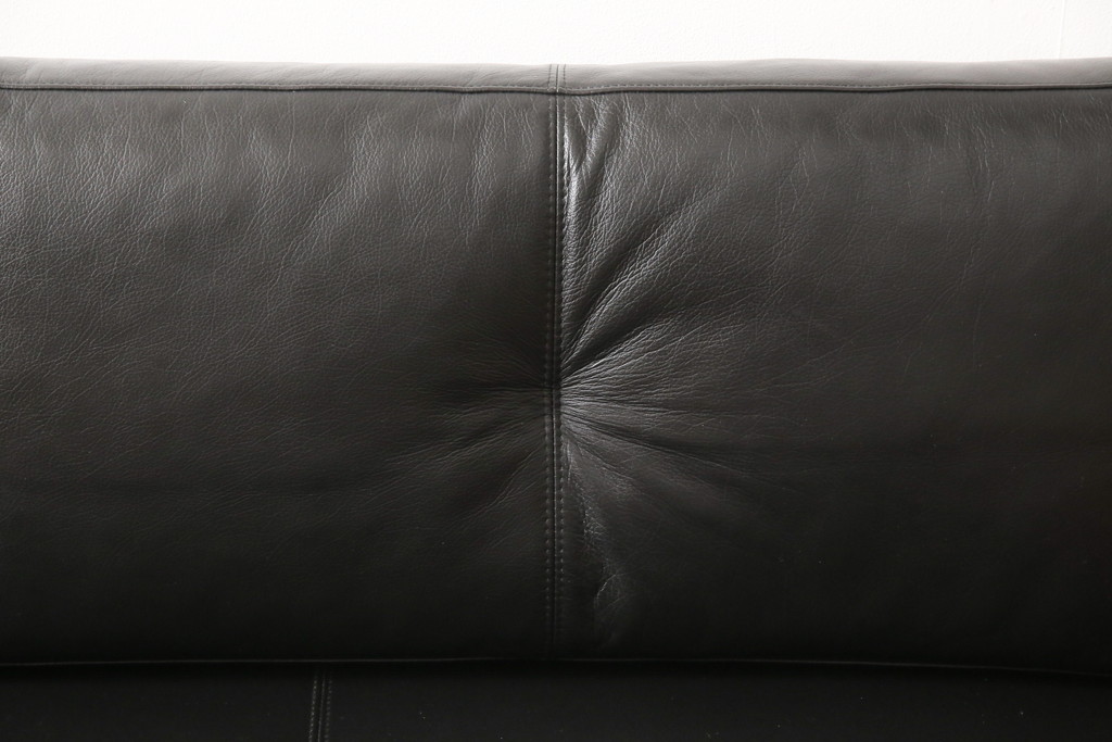 中古　REAL Style(リアルスタイル)　GRAN sofa(グランソファ)　ウォールナット無垢材　本革　モダンな空間を演出する3人掛けソファ(三人掛け、3P、アームソファ)(R-051790)