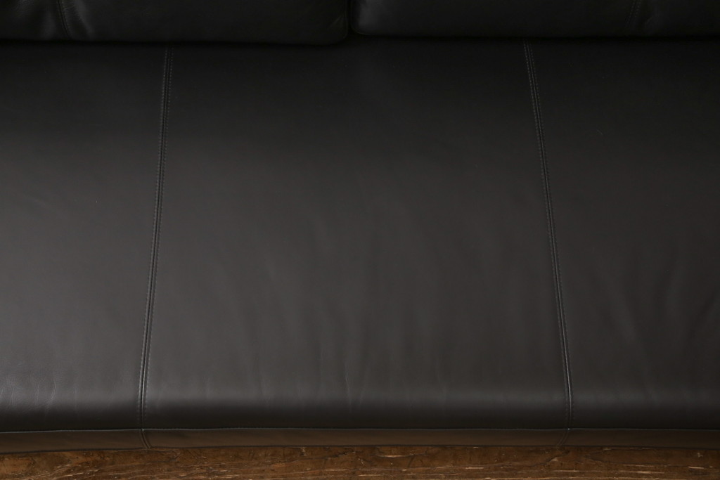 中古　REAL Style(リアルスタイル)　GRAN sofa(グランソファ)　ウォールナット無垢材　本革　モダンな空間を演出する3人掛けソファ(三人掛け、3P、アームソファ)(R-051790)
