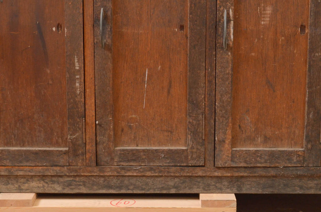 和製アンティーク　どこか懐かしい雰囲気溢れるナラ(楢)材枠の10連ロッカー(収納棚、戸棚、キャビネット)(R-072636)