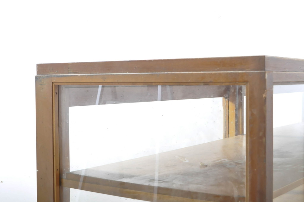 和製アンティーク　ガラス天板・ガラス棚板リメイク　経年による風合いが魅力の大振りなカウンターガラスケース(ショーケース、飾り棚、陳列棚、店舗什器)(R-065793)