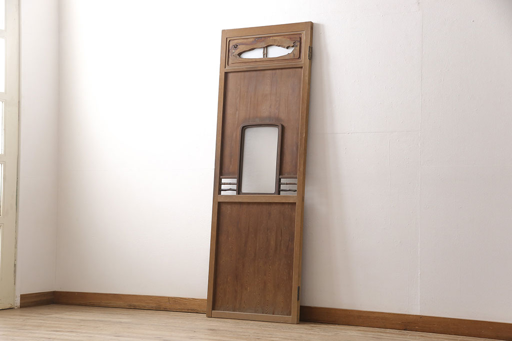 アンティーク建具　高級品　木目がいいね!　枝などをそのまま活かした変わりデザインが目を引く扉(ドア、建具)(R-054192)