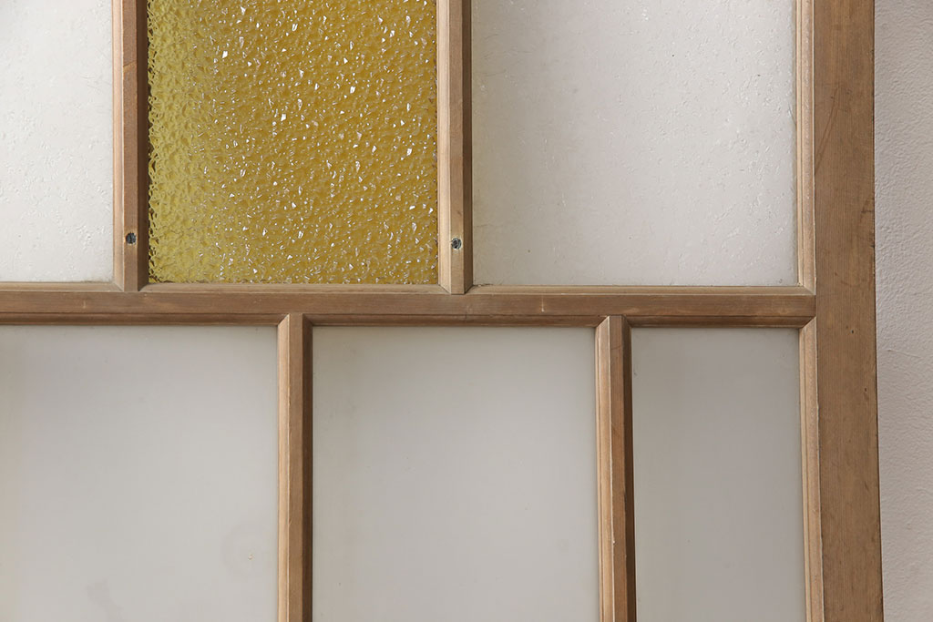 アンティーク建具　大正ロマン　水色と黄色がかわいいアクセント　色ガラス入りガラス扉1枚(ドア、ガラス戸、建具)(R-054191)