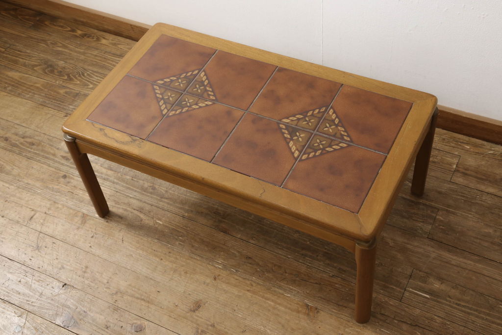 イギリスヴィンテージ　チーク材　ユニセックスなデザインがお洒落なタイルトップセンターテーブル(コーヒーテーブル、リビングテーブル、ビンテージ)(R-049594)