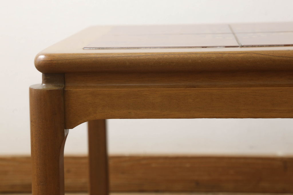 イギリスヴィンテージ　チーク材　ユニセックスなデザインがお洒落なタイルトップセンターテーブル(コーヒーテーブル、リビングテーブル、ビンテージ)(R-049594)