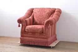 中古　高級輸入家具　ボリューム感のある重厚な佇まいが魅力の1人掛けソファ(一人掛け、アームソファ、椅子、イス)(定価約35万円)(R-066046)