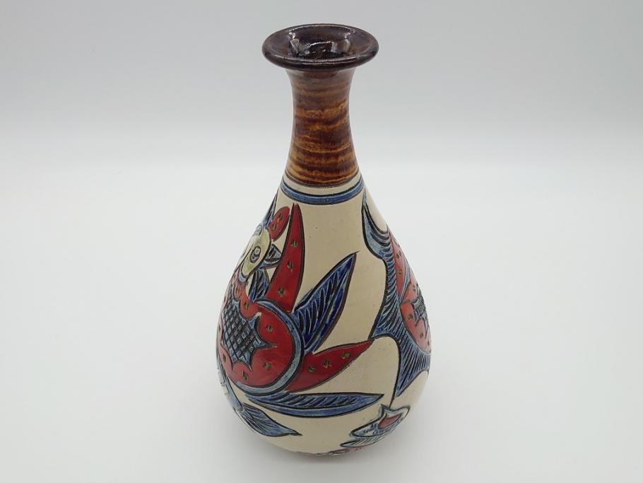 新垣薫作　壺屋焼　ダイナミックで鮮やかな魚文の花瓶(琉球陶器)(R-060585)