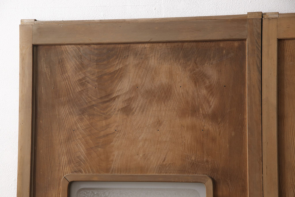アンティーク建具　高級品　昭和初期　背板も一枚板!　古き良き上質な和を楽しむマス目格子板戸2枚セット(きつね格子、狐格子、格子戸、板戸、引き戸、建具)(R-054242)