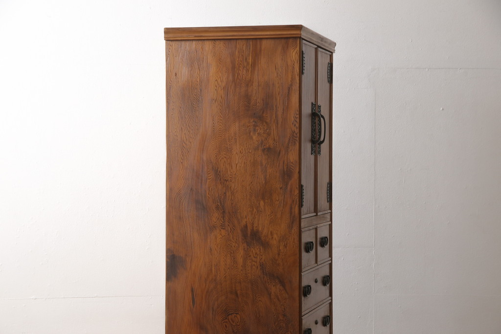 和製ビンテージ　屋久杉　漆仕上げ　品のある佇まいが魅力的な縦型チェスト(ヴィンテージ、和たんす、着物たんす、和服タンス、引き出し)(R-054574)
