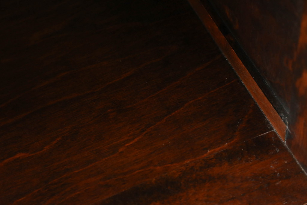 中古　北海道民芸家具　クラシカルな佇まいが魅力の本棚(書棚、ブックシェルフ、収納棚、飾り棚)(R-068794)