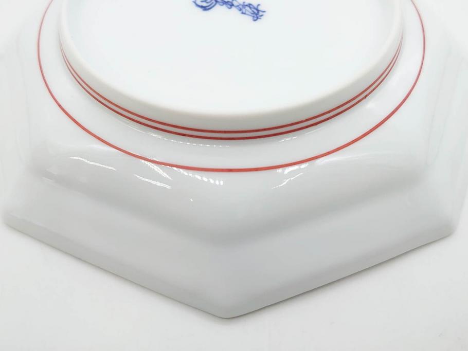 重要無形文化財　人間国宝　十三代 酒井田柿右衛門　有田焼　錦　地文　約16cm　5.1寸　細かな絵付けが見事な八角皿5枚セット(亀甲文、青海波文、七宝文、菱文、吉祥文様、変形皿、中皿、和皿、和食器、共箱付き、裏印、花押、五寸一分)(R-079751)