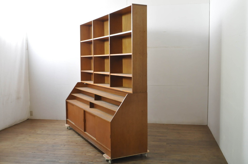 和製アンティーク　特大!!　古い図書館のブックラック(本屋、展示棚、本棚、陳列棚、ブックシェルフ、オープンラック、収納棚、飾り棚、ディスプレイラック、店舗什器)(R-078275)