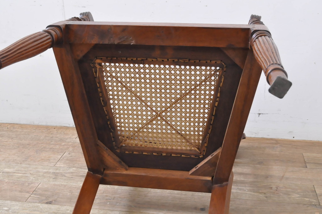 海外アンティーク　チーク材?　ラタンの座面が涼し気な印象のアームチェア(椅子、イス、ダイニングチェア)(R-066038)