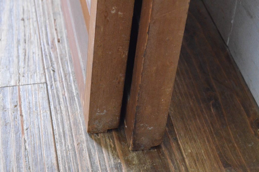 アンティーク建具　　腰板柾目に横桟の入った障子戸2枚セット(引き戸)(R-065484)