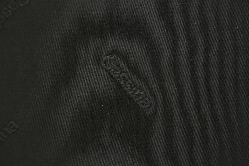 中古　美品　Cassina(カッシーナ)　MARALUNGA(マラルンガ)　本革(レザー)　高級感漂う佇まいが魅力の1人掛けソファ(アームチェア、一人掛け、1P)(定価約100万円)(R-072840)