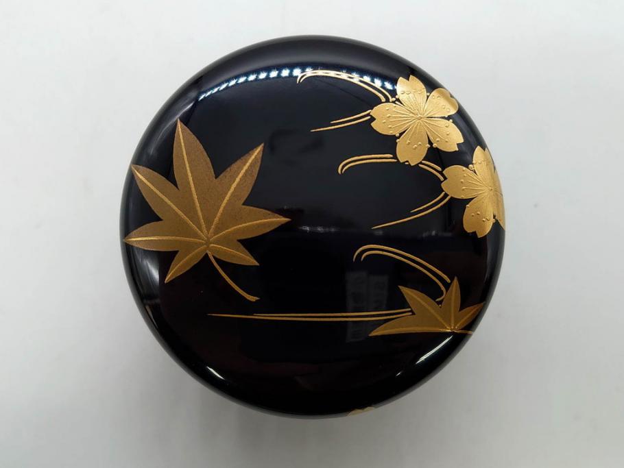 慶塚作　輪島塗　花筏蒔絵　雅な佇まいの茶筥(紅葉、もみじ、桜、さくら、金彩、茶箱、棗、香合、茶筅筒、木製、漆器、漆芸、煎茶道具、茶器、茶道具、野点、共箱付き)(R-079807)