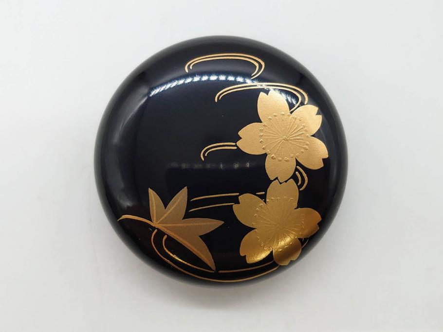 慶塚作　輪島塗　花筏蒔絵　雅な佇まいの茶筥(紅葉、もみじ、桜、さくら、金彩、茶箱、棗、香合、茶筅筒、木製、漆器、漆芸、煎茶道具、茶器、茶道具、野点、共箱付き)(R-079807)