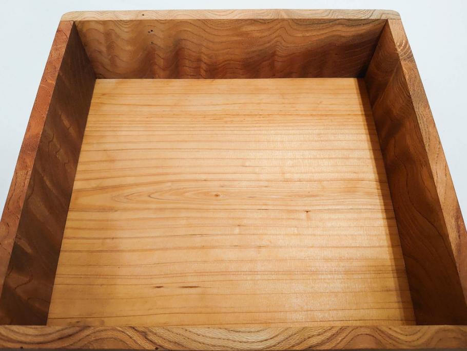 大正～昭和初期　欅(ケヤキ)材　木の温もりを感じる四段重(四段重箱、お重、外箱付き)(R-079809)