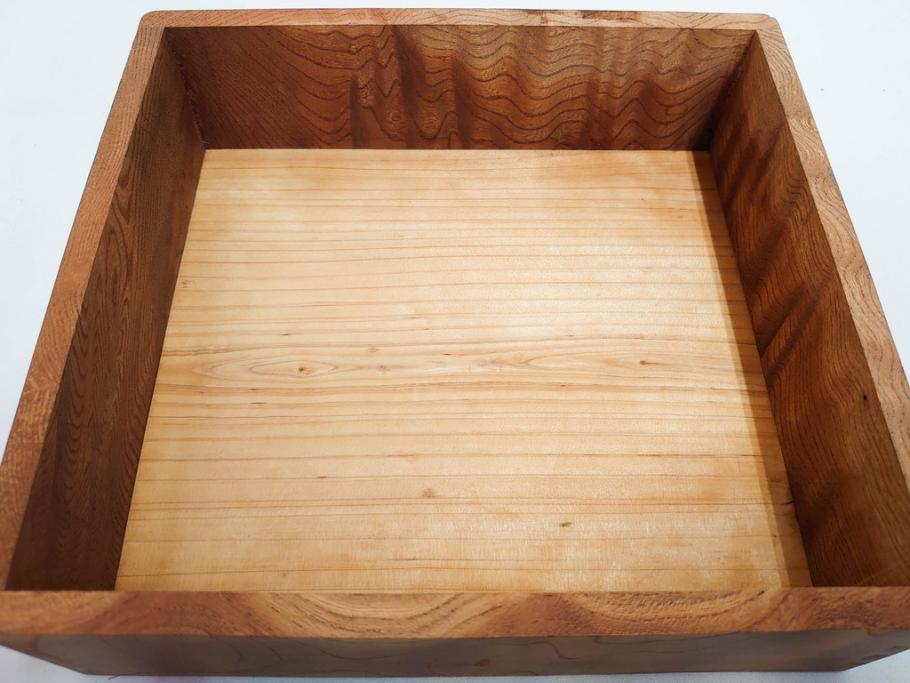 大正～昭和初期　欅(ケヤキ)材　木の温もりを感じる四段重(四段重箱、お重、外箱付き)(R-079809)