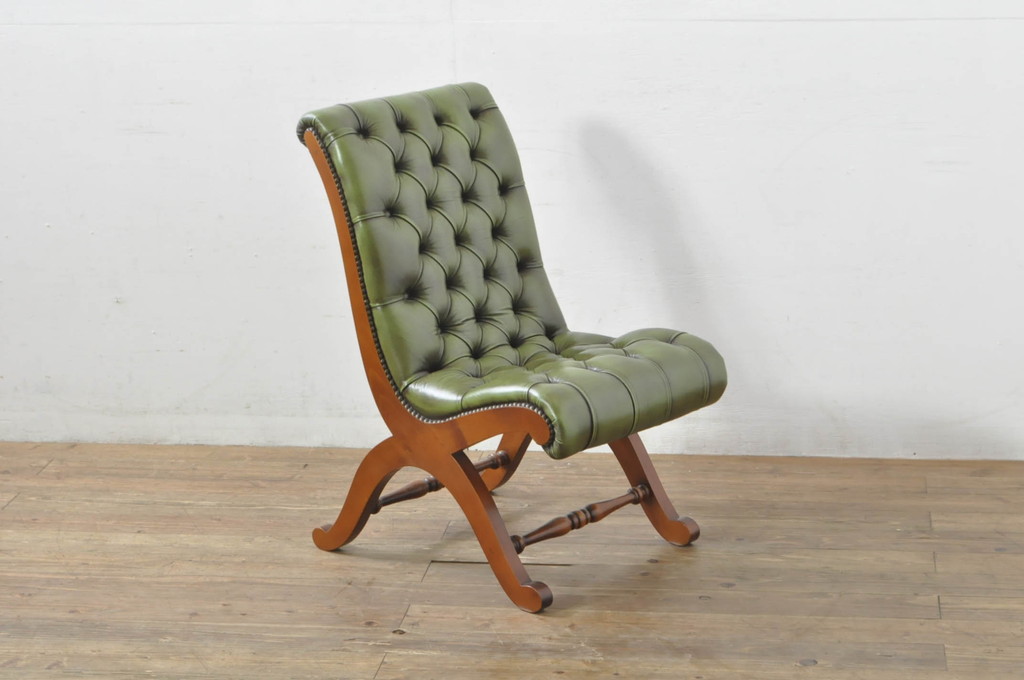 中古　超美品!!　スペイン製　バロッサバレンティ(VARO,S.A. VALENTI)　本革(レザー)　こだわりの空間のアクセントになるチェスターチェア(スリッパチェア、イージーチェア、サイドチェア、パーソナルチェア、椅子、イス)(定価約37万円)(R-078116)