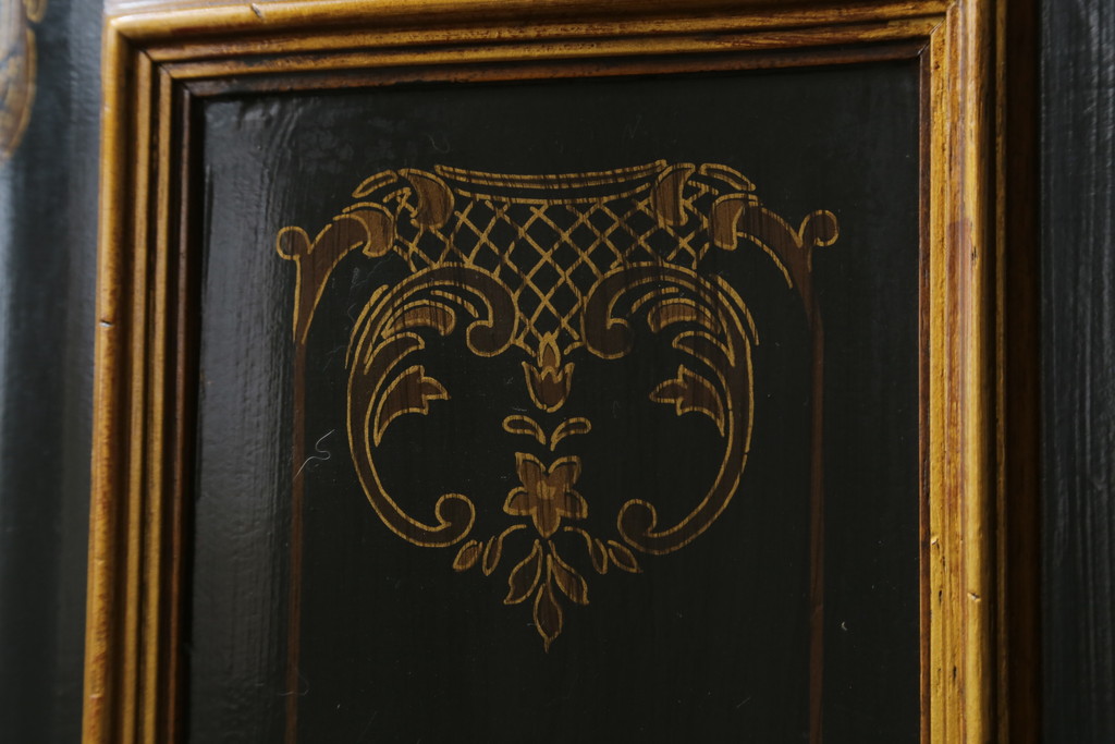 中古　希少!!　DREXEL HERITAGE(ドレクセルヘリテイジ)　シノワズリ様式　優美で華やかな装飾が見事なサイドボード(収納棚、戸棚、サイドキャビネット、コンソールキャビネット、カウンター、中国美術)(R-066514)