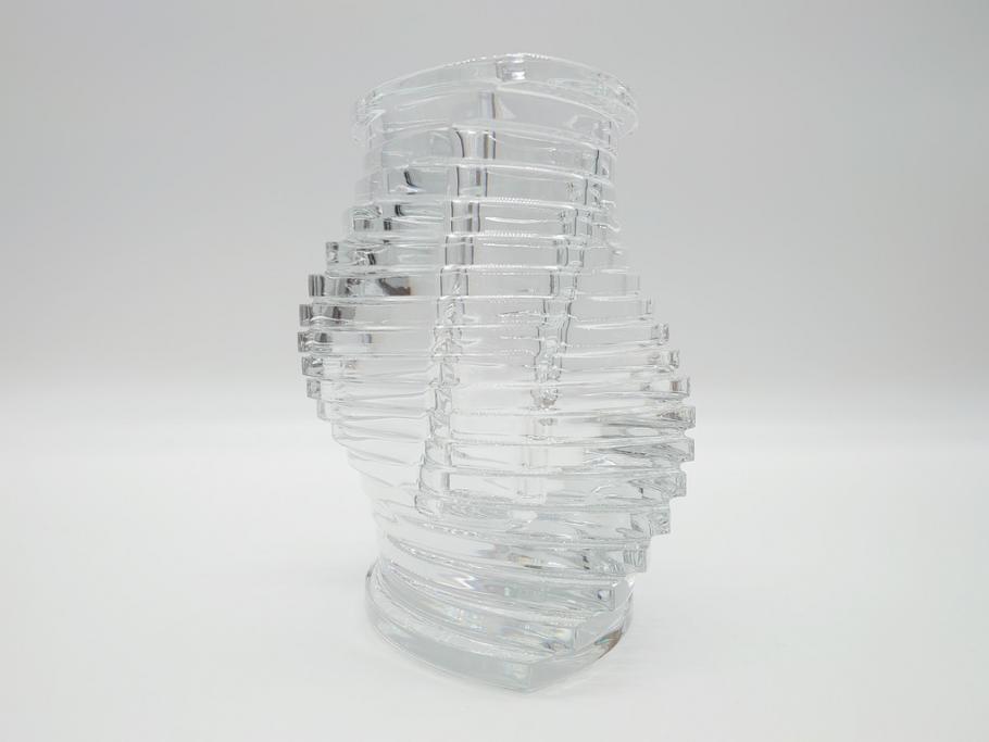 フランス　バカラ　Baccarat　螺旋状の美しいフォルムが印象的な花瓶　ツイスト　18cm(フラワーベース、フルレッドクリスタルガラス、箱なし)(R-060588)
