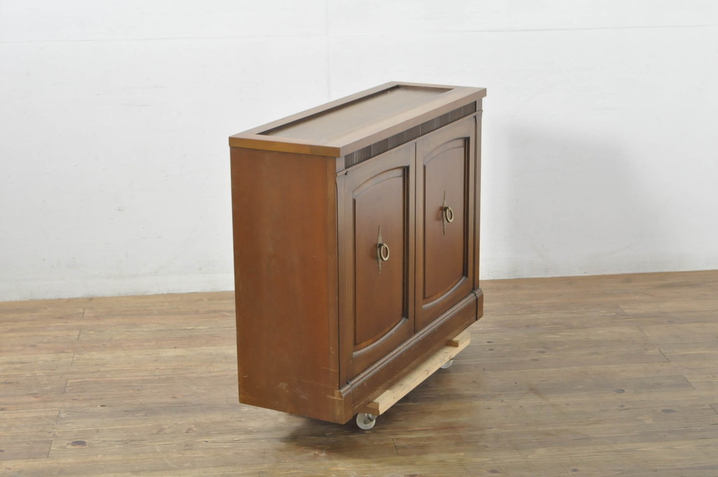 中古　DREXEL HERITAGE(ドレクセルヘリテイジ)　Triune(トライユン)　天板リメイク　上品な佇まいのサイドボード(キャビネット、収納棚、戸棚)(R-078108)