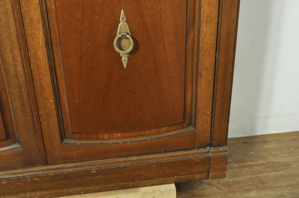 中古　DREXEL HERITAGE(ドレクセルヘリテイジ)　Triune(トライユン)　天板リメイク　上品な佇まいのサイドボード(キャビネット、収納棚、戸棚)(R-078108)