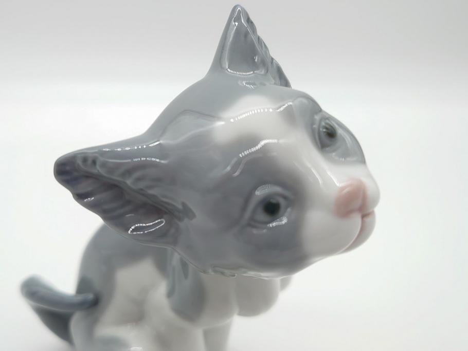 リヤドロ　LLADRO　首をかしげた愛らしい少女　しなやかなフォルムが美しい猫　花籠　リンダ　合計2点セット(フィギュリン、オブジェ、箱なし)(R-060672)