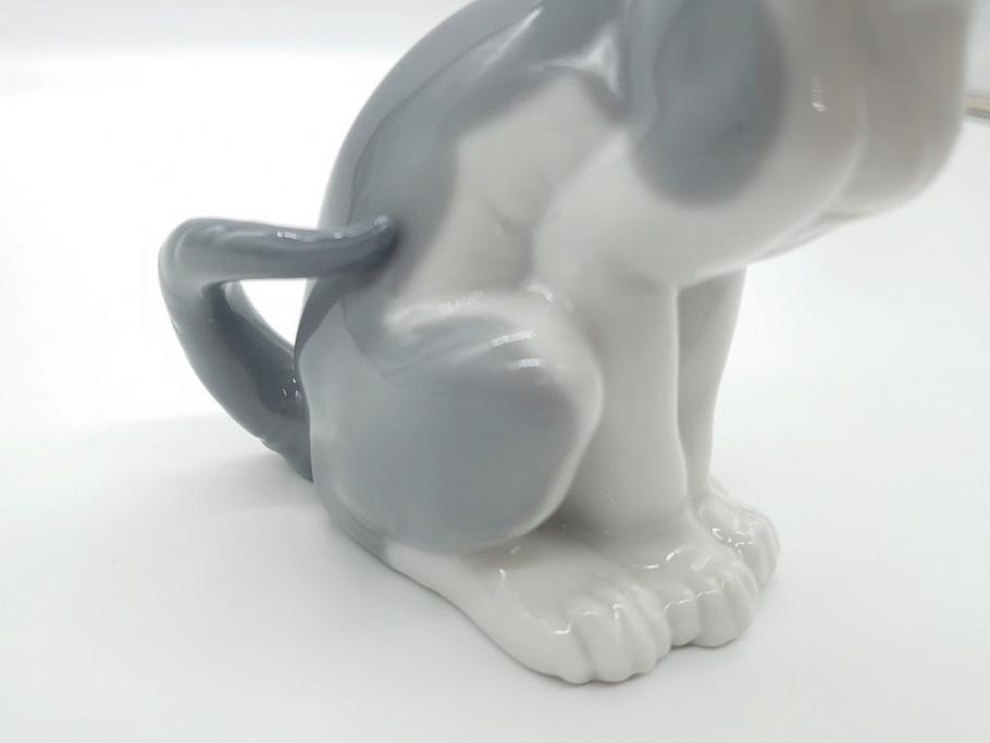 リヤドロ　LLADRO　首をかしげた愛らしい少女　しなやかなフォルムが美しい猫　花籠　リンダ　合計2点セット(フィギュリン、オブジェ、箱なし)(R-060672)