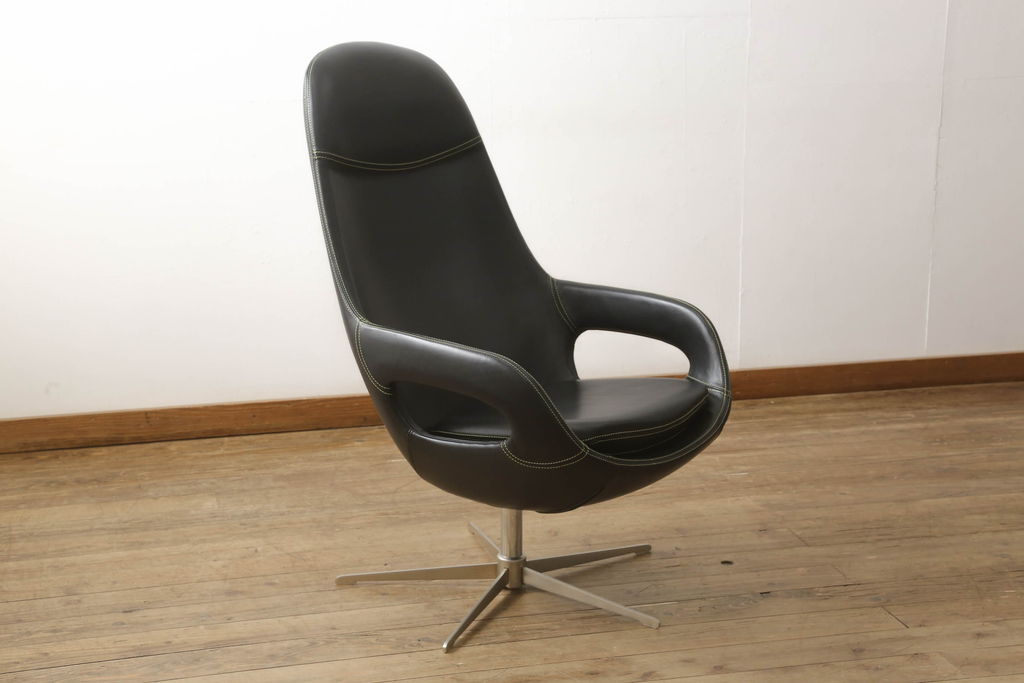 中古　超美品　BoConcept(ボーコンセプト)　smartville(スマートヴィル)　本革　ミッドセンチュリスタイルの空間づくりに活躍するイージーチェア(椅子、アームチェア)(定価約33万円)(R-051598)