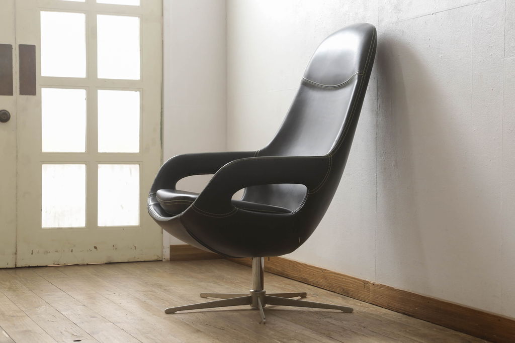 中古　超美品　BoConcept(ボーコンセプト)　smartville(スマートヴィル)　本革　ミッドセンチュリスタイルの空間づくりに活躍するイージーチェア(椅子、アームチェア)(定価約33万円)(R-051598)