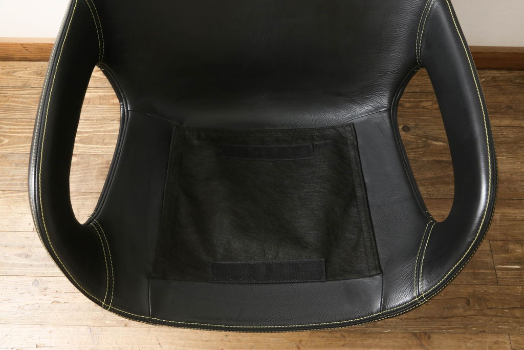 中古　超美品　BoConcept(ボーコンセプト)　smartville(スマートヴィル)　本革　ミッドセンチュリスタイルの空間づくりに活躍するイージーチェア(椅子、アームチェア)(定価約33万円)(R-051598)