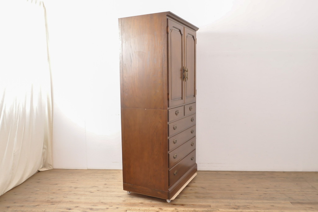 中古　美品　横浜クラシック家具　ダニエル(Daniel)　木のあたたかみを感じる上品な縦型チェスト(引き出し、洋服タンス、和たんす、和タンス)(R-056103)