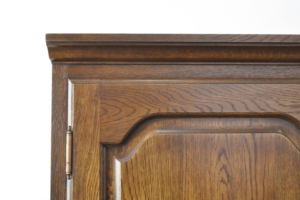 中古　美品　横浜クラシック家具　ダニエル(Daniel)　木のあたたかみを感じる上品な縦型チェスト(引き出し、洋服タンス、和たんす、和タンス)(R-056103)