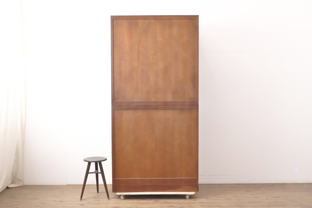 中古　美品　横浜クラシック家具　ダニエル(Daniel)　木のあたたかみを感じる上品な縦型チェスト(引き出し、洋服タンス、和たんす、和タンス)(R-056103)