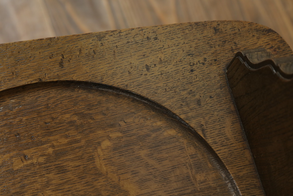中古　美品　横浜クラシック家具　ノックオンウッド(knockonwood)　Hand Made　コロニアルシリーズ　背板のデザインが目を惹くチェア2脚セット(ダイニングチェア、板座チェア)(定価2脚で約10万円)(R-065950)