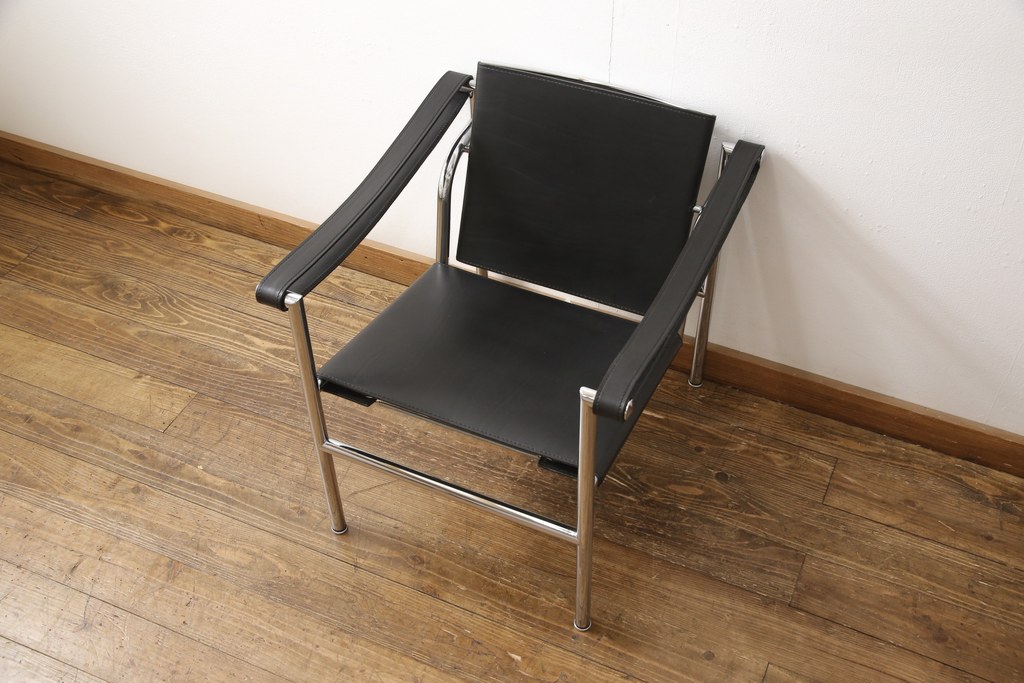 中古　美品　Cassina(カッシーナ)　Le Corbusier(ル・コルビュジエ)　20世紀に作られた椅子の中で銘品に数えられるLC1スリングチェア(アームチェア、椅子)(定価約44万円)(R-052566)