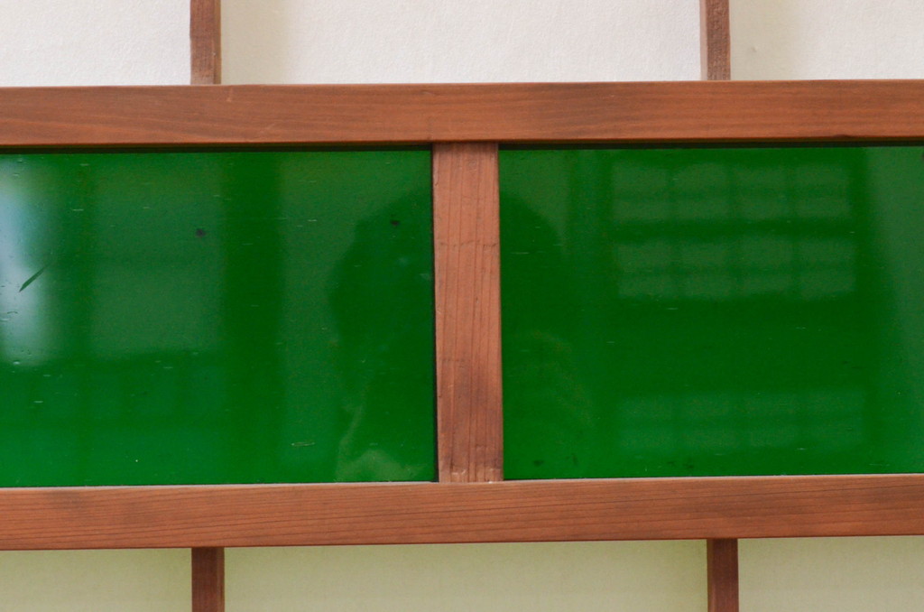 アンティーク建具　古い遊郭から出た希少な色ガラス入り障子戸2枚セット(引き戸、格子戸)(R-072555)