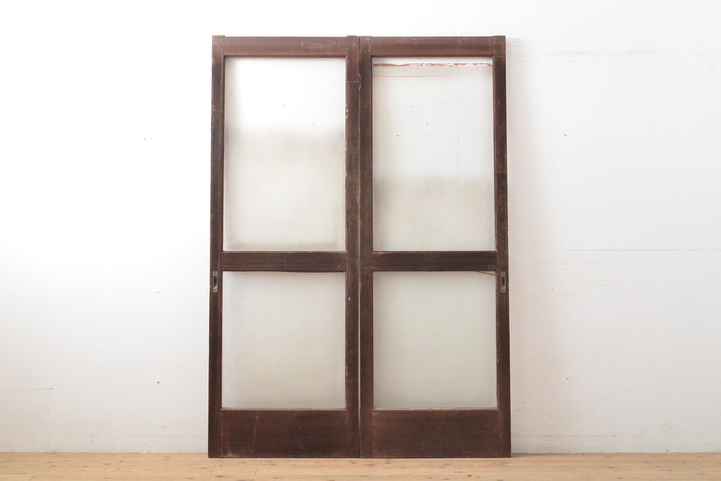 アンティーク建具　昭和中期　シンプルなデザインで合わせやすいガラス戸2枚セット(引き戸、建具)(R-060947)