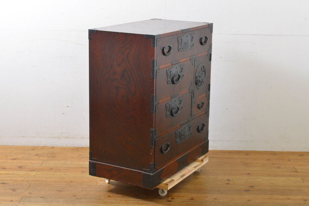 中古　美品　漆塗り　味わい深い色合いと風格のある金具が魅力の仙台箪笥(引き出し、収納タンス、整理箪笥、サイドチェスト)(定価約42万円)(R-060542)