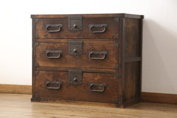 中古　美品!!　希少な廃盤品　モリシゲ(MORISHIGE・森繁)　前面根来塗り(ねごろ塗り・朱塗り・あけぼの塗り)　品のある佇まいが上質な和の空間にぴったりな高級飾り棚(茶棚、茶箪笥、収納棚、戸棚)(定価約70万円)(R-075726)