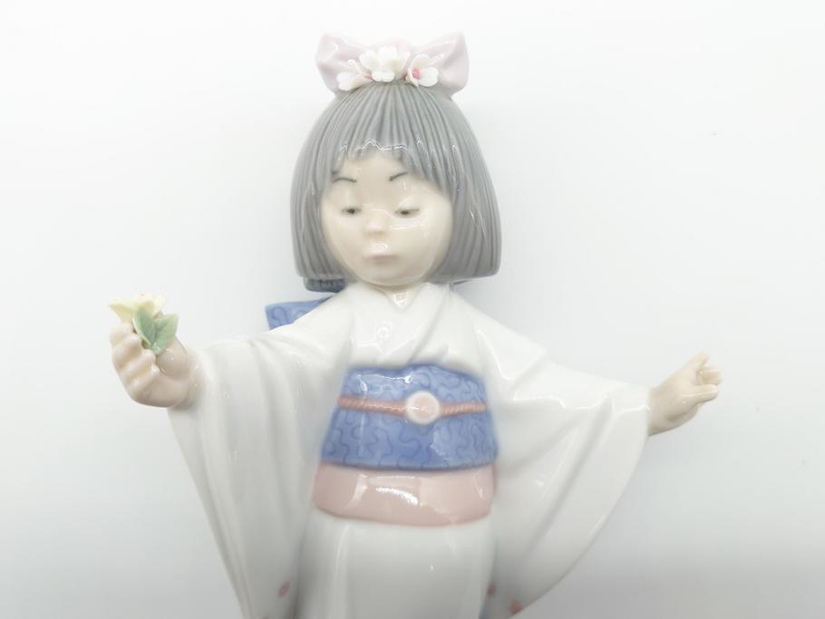 リヤドロ　LLADRO　淡い色使いがかわいらしい和装少女の人形(フィギュリン、置物、オブジェ、箱なし)(R-060643)